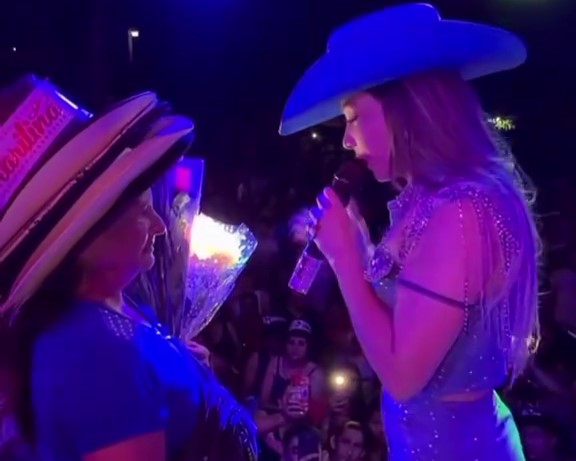 (VIDEO) ¡El noble de gesto de Marilina con una vendedora de flores!