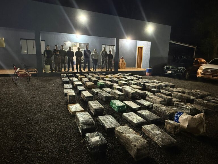 Incautan 2 toneladas de macoña en una casa