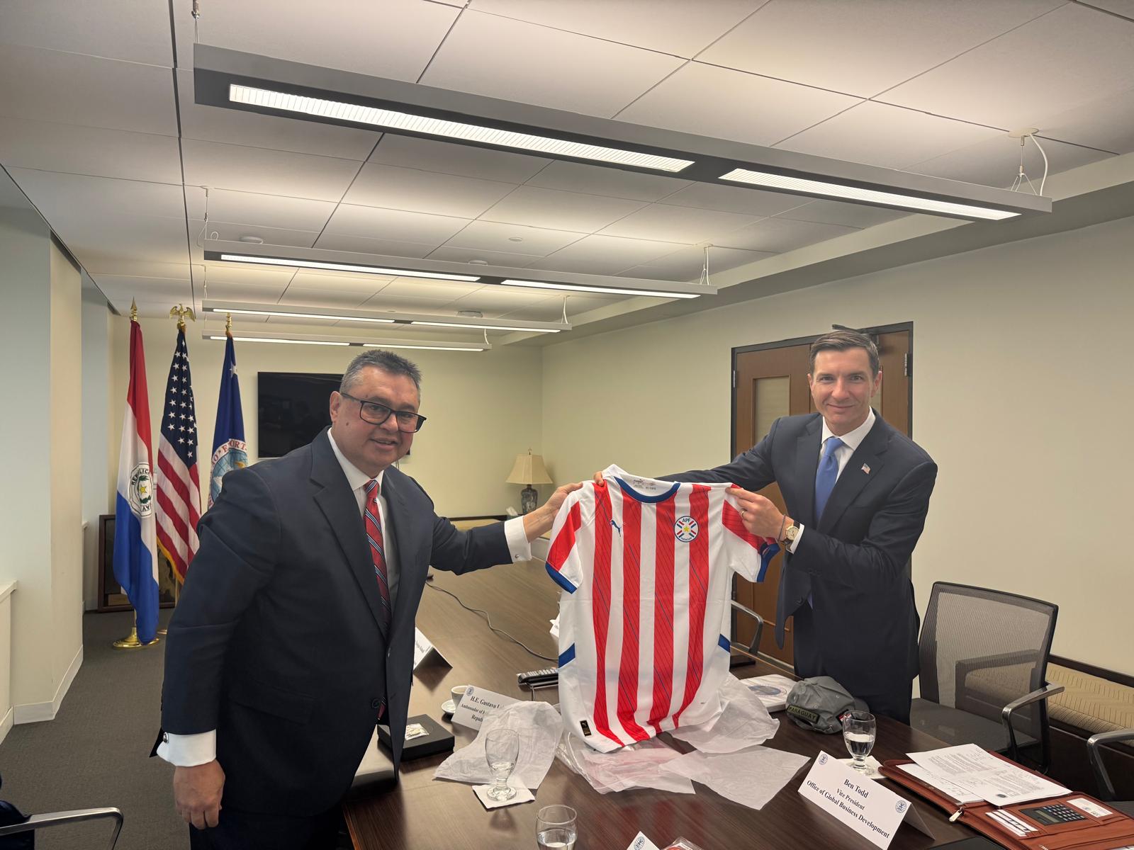 Embajador ovy’a por acuerdo para beneficio de compatriotas