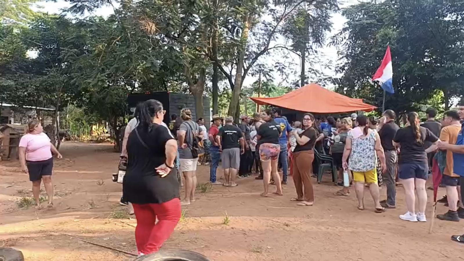 Bolonqui en desalojo de 150 familias de un terreno fiscal en Ypané