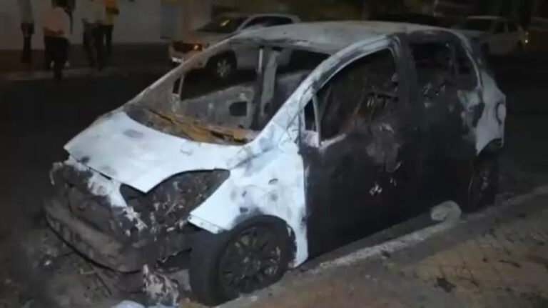 (VIDEO) ¡Con bomba molotov dejaron sin herramienta de trabajo a un péndex!