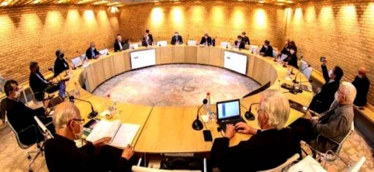 Obispos ojereunita en la 247 Asamblea de la CEP