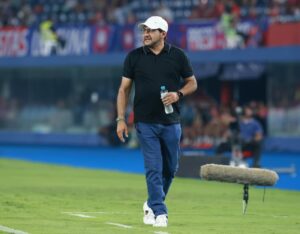 “Un jugador de Cerro Porteño gana todo lo que Recoleta gasta”