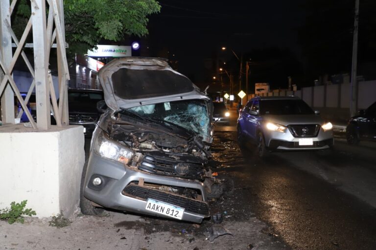 (VIDEO) Conductor de camioneta quedó herido tras accidente vai