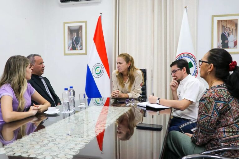 Oikóma reunión para habilitar consultorio oncólogico en el Sur