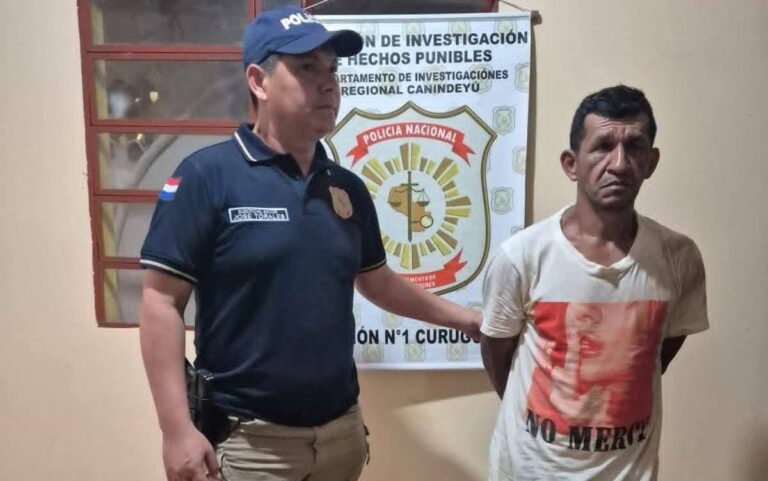 ¡Conmoción en Curuguaty! Arriero infeliz atacó a su mamá con cuchillo de cocina y le matoite