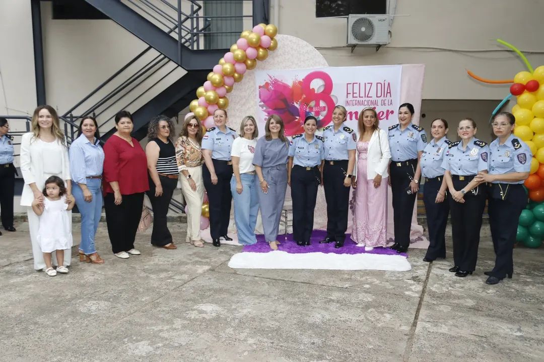 Jornada de atención integral a niños y pendex en hospital policial