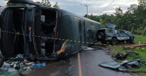 Tragedia rutera: Choque entre dos ómnibus oheja un muerto y montón de heridos
