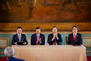 ¡Oikoma acuerdo con Japón para proyecto satelital!