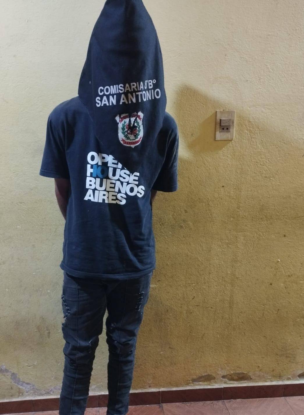 Intentó impedir su detención simulando ser mudo