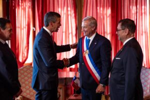 Santi Peña acompañó a nuevo presi trasandino y acordaron fortalecer lazos de seguridad y comercio