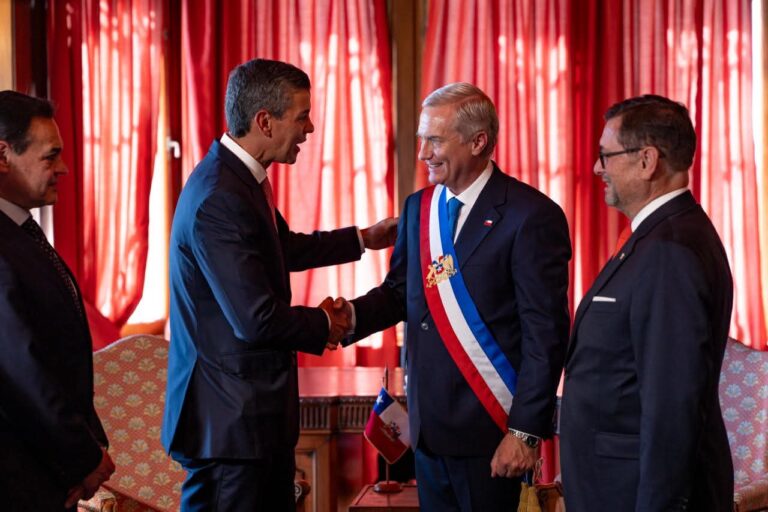 Santi Peña acompañó a nuevo presi trasandino y acordaron fortalecer lazos de seguridad y comercio