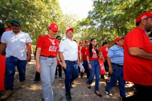 Pobladores de la Chacarita vy’ape recibieron a Camilo Pérez