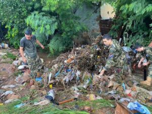 Milicos omopotī arroyos y zanjas tras temporal
