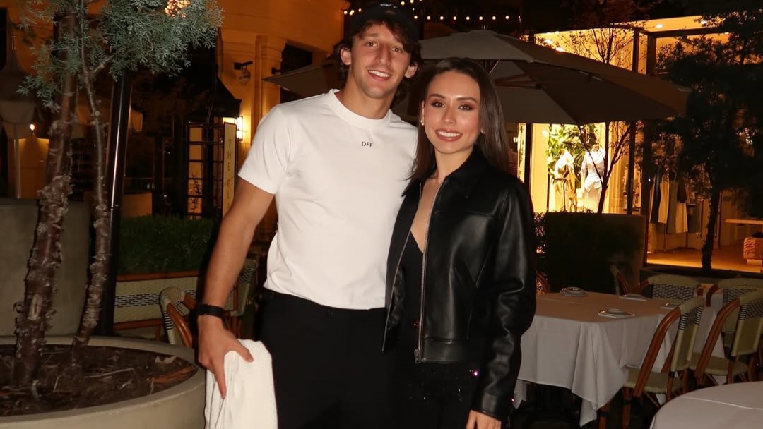 (GALERÍA) ¡Mati Galarza hizo de cantante y fotoski para su novia!