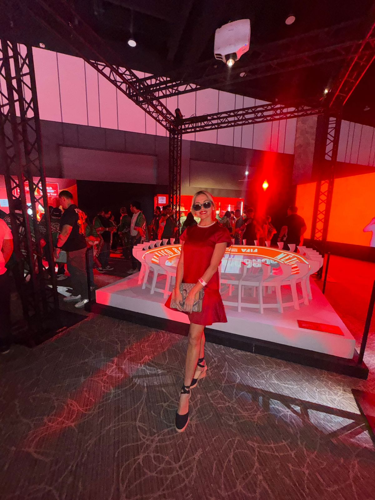 “Es un sueño de niña hecho realidad”, dijo Gi Britos, con el símbolo más emblemático del fútbol!