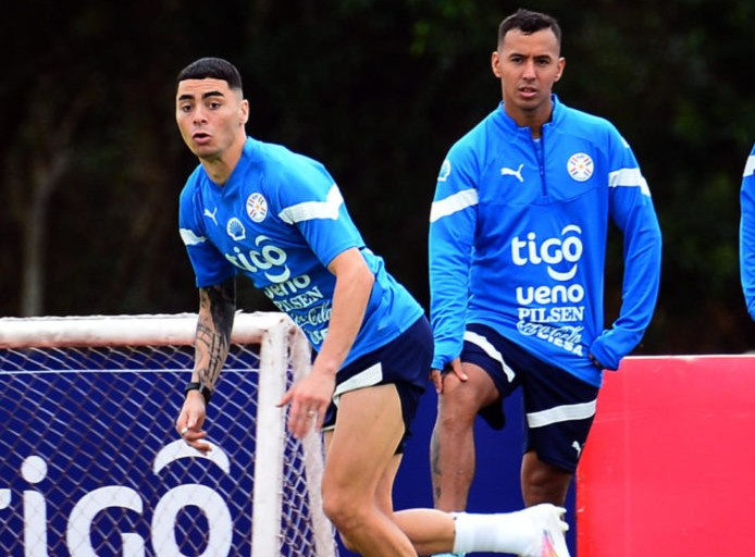 En la concentración de la Albirró, “Kaku” Romero recibió la triste noticia de la muerte de su papá