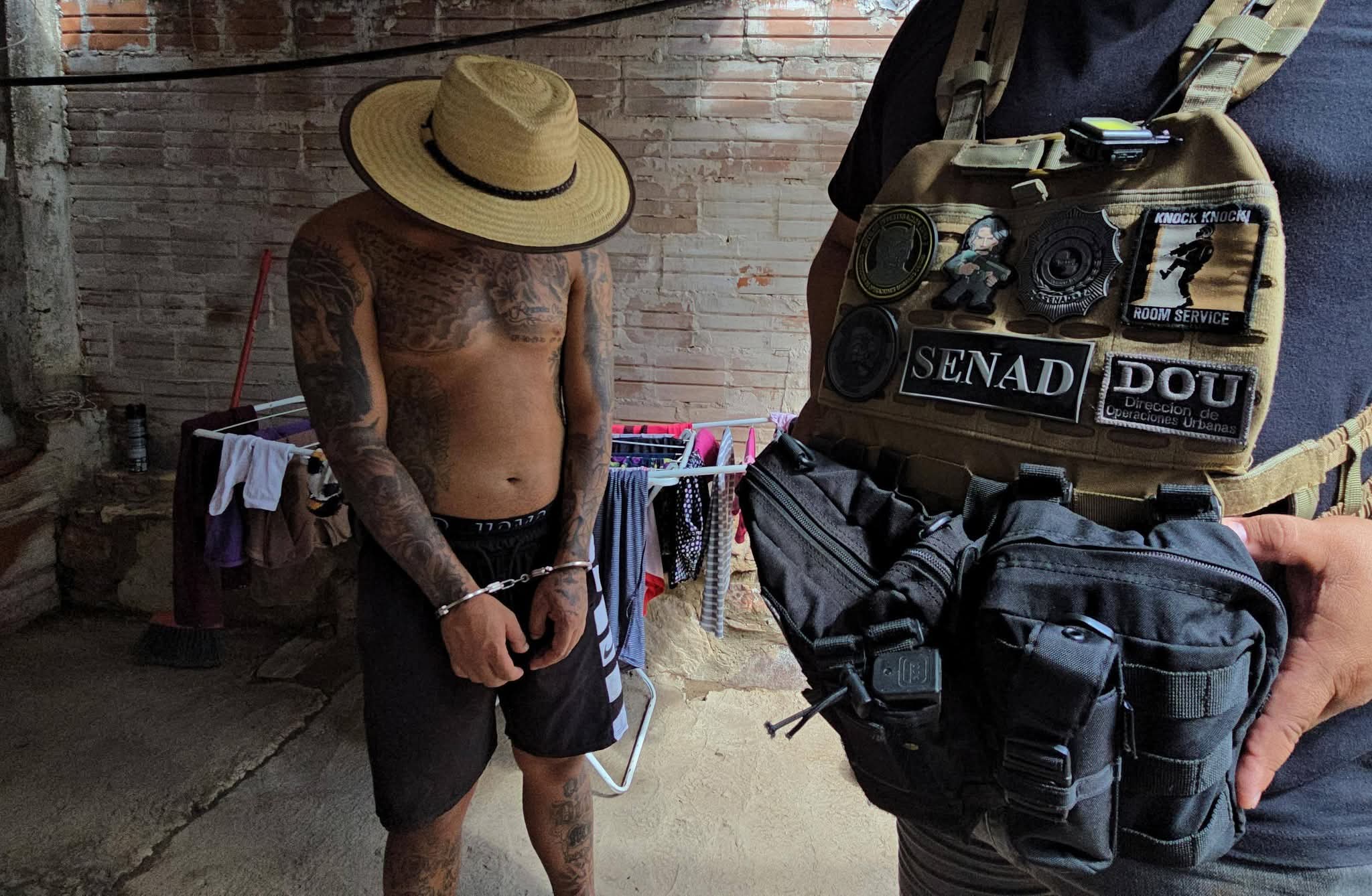 Escondía crack en guantes de boxeo 