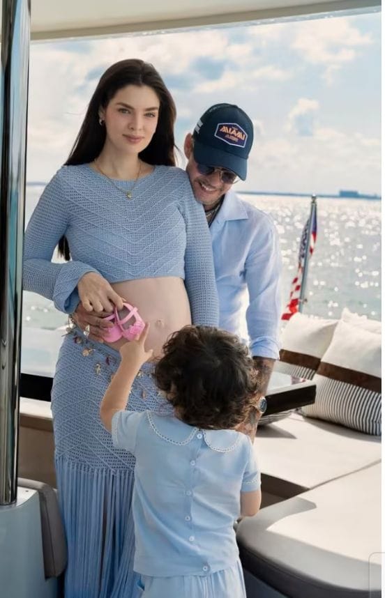 ¡Nadia Ferreira y Marc Anthony esperan la nena!