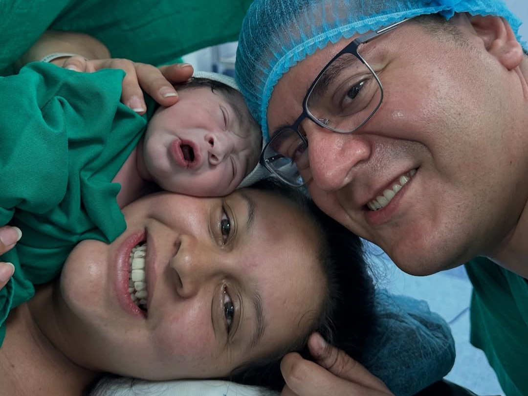 (GALERÍA) ¡El periodista Jorge Riveros ya es todo un papacito!