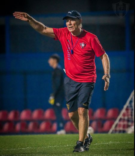 Holan omba´apóma en la “Capital del Sentimiento”