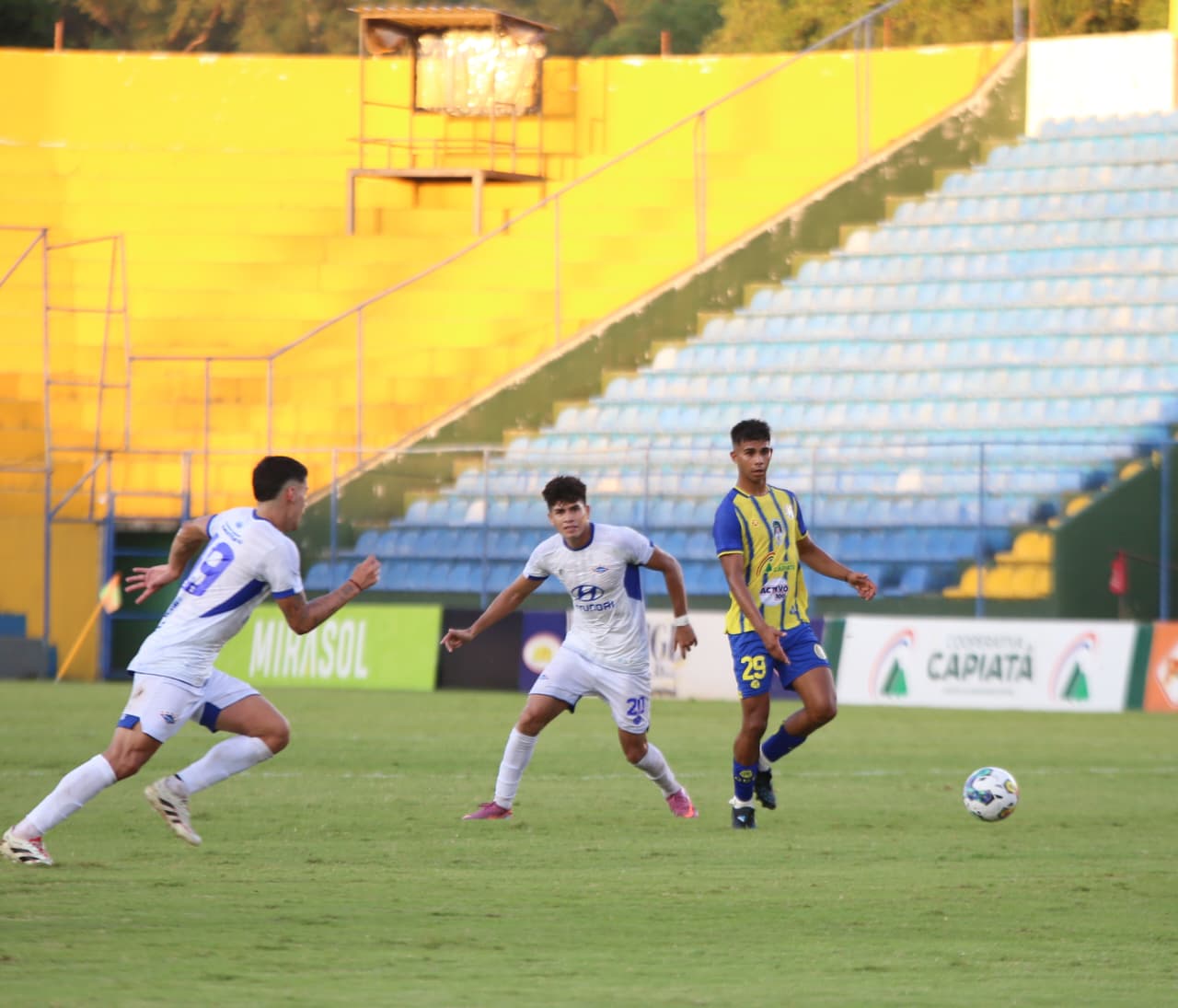 Capiatá e Independiente CG se neutralizaron en la ciudad de los mitos