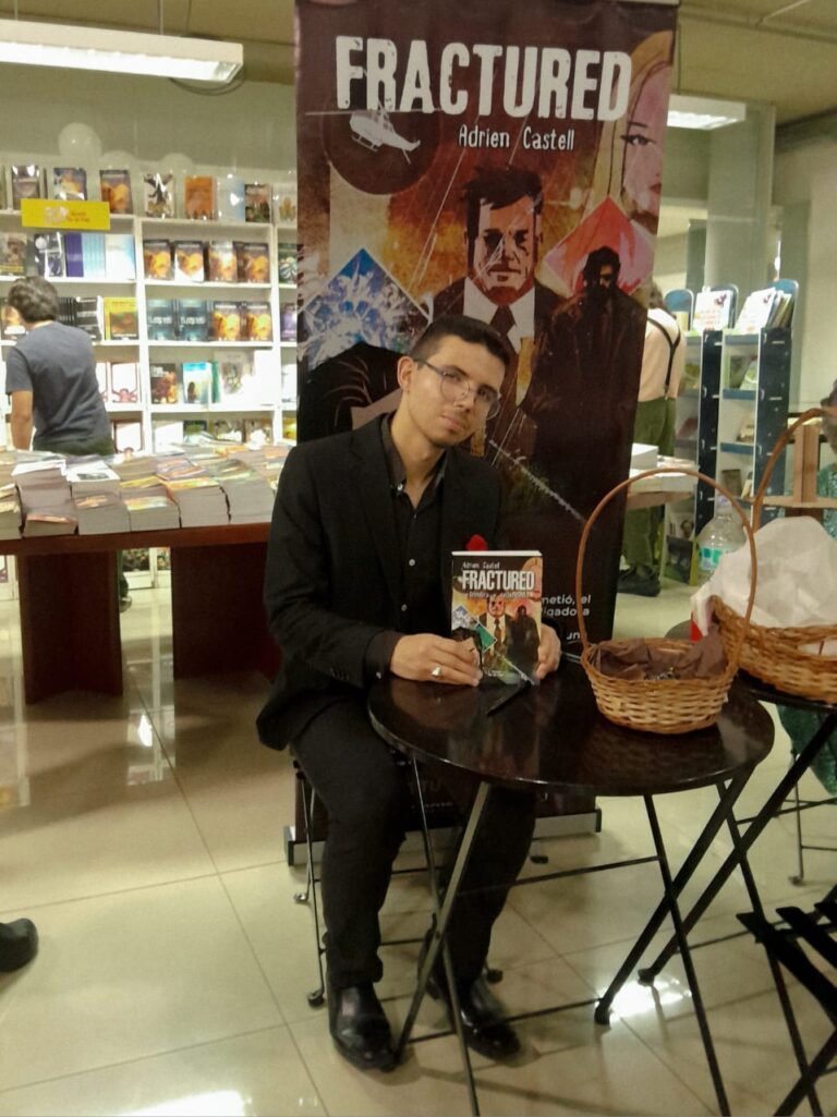 Adrien Castell  presentó su libro: “Fractured: Sombra y Redención”.