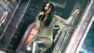 (VIDEO) ¡Laura Pausini se rayó por un fan tatácho!