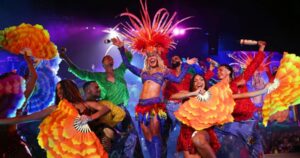 (VIDEO) ¡Cortaron el show de Karol G luego de su mensaje para los latinos!