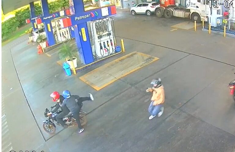 (VIDEO) ¡A punta de pistola vaciaron un surtidor!