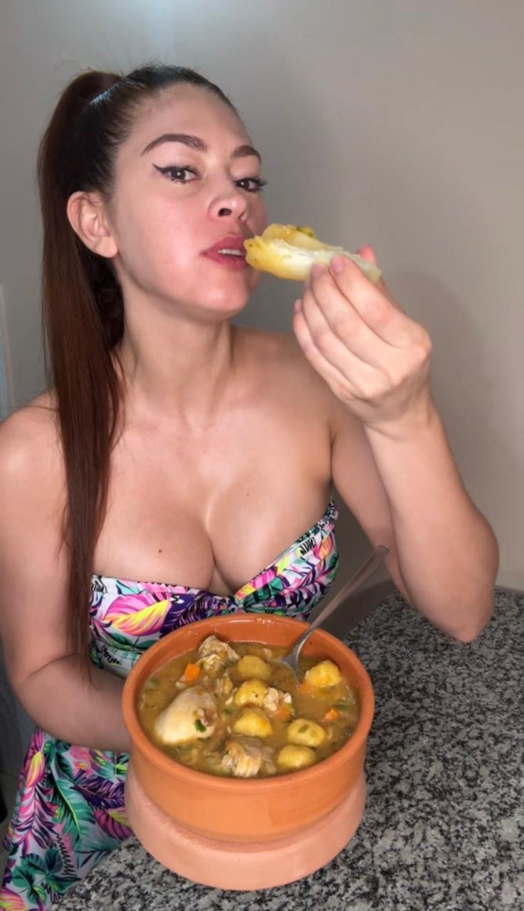 Lety Diaz la reinita del vori vori dijo en su día :”Es un caldito para el alma y para enamorar”