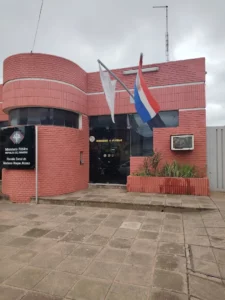 Una doña amenazó con prenderse fuego en sede de la Fiscalía de Roque Alonso