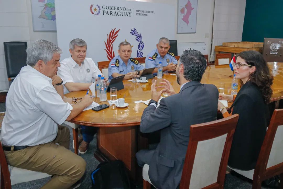 Articulan cooperación con Paises Bajos