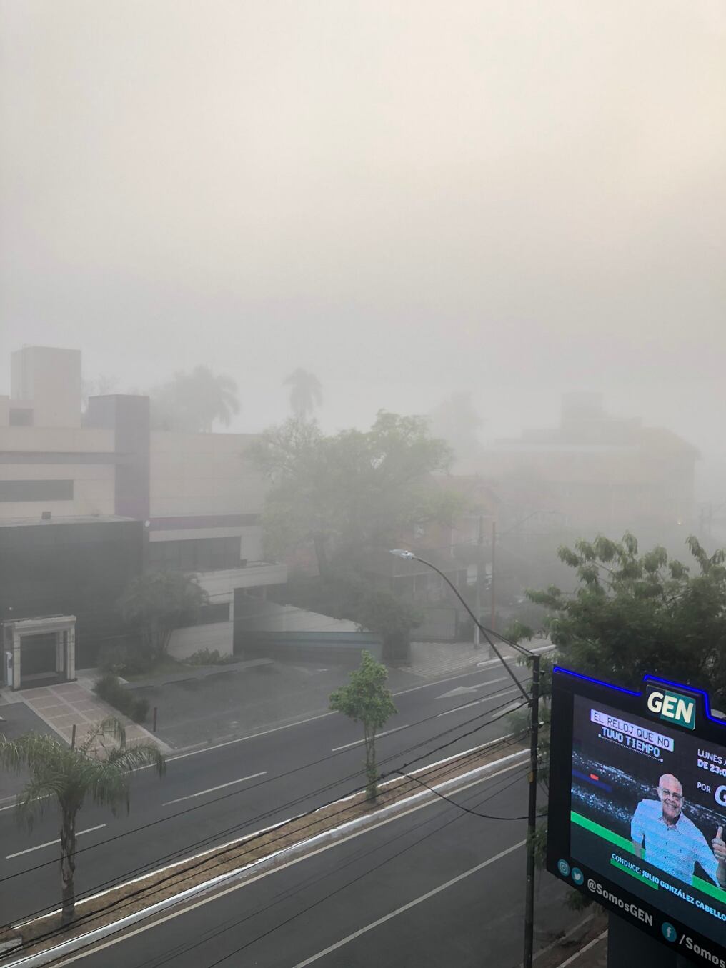 Neblina jetu’u genera peligro en el tránsito de la Costanera de Asunción