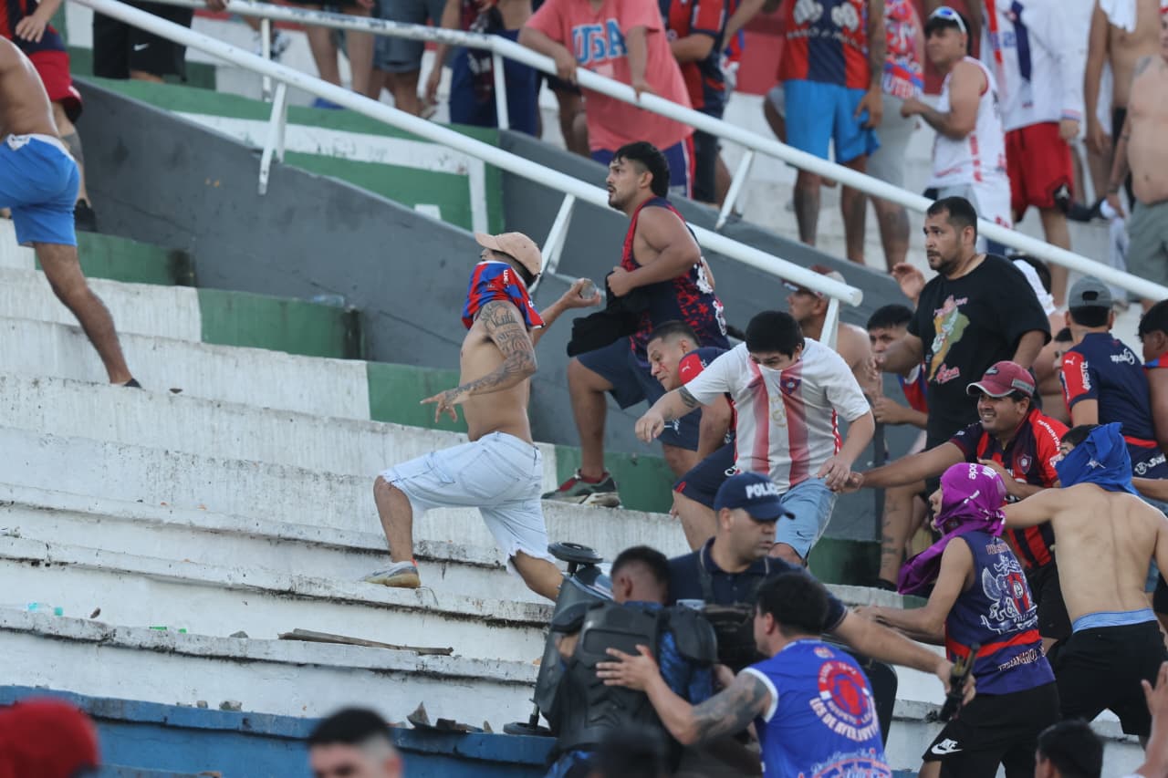 ¡Vándalos mandaron suspender la fiesta del fútbol!