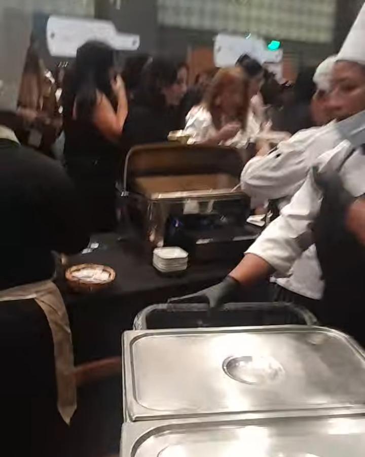 Repartieron1500 platos de vorí en festival de Chile