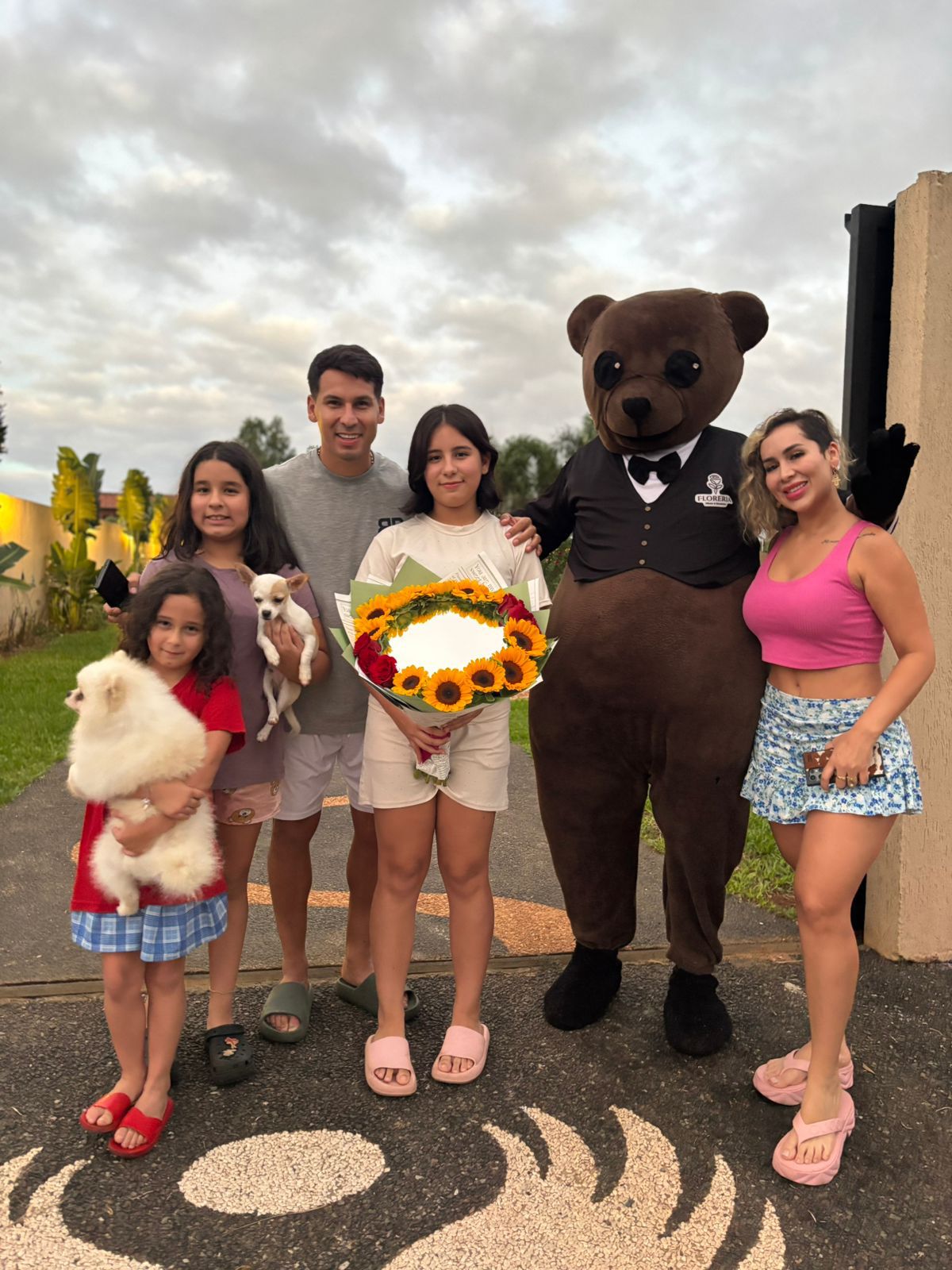 ¡Hija de pelotero recibió tremenda sorpresa por su cumple!