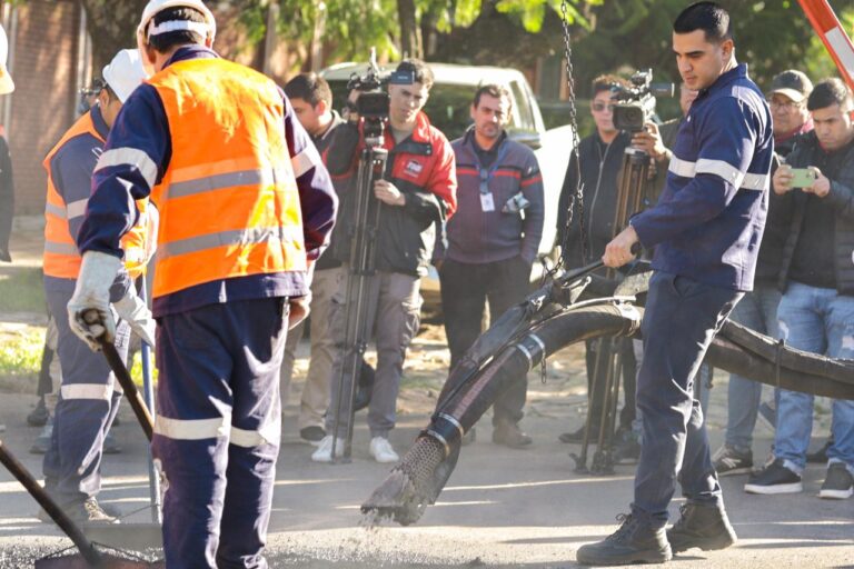 Otutúma “exterminador de baches” en ESSAP