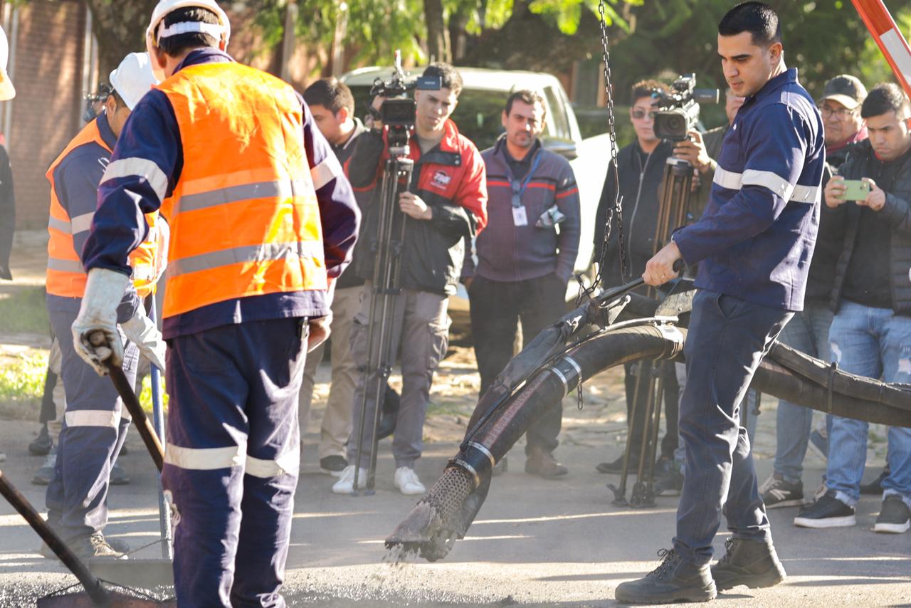 Otutúma “exterminador de baches” en ESSAP