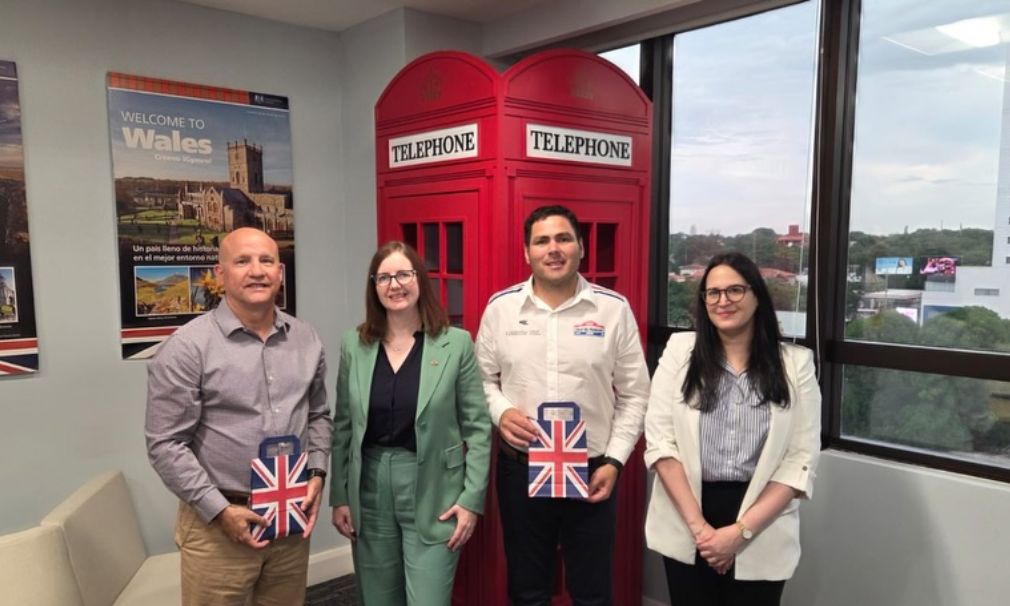 Embajadora británica recibió a los capos del WRC Rally del Paraguay