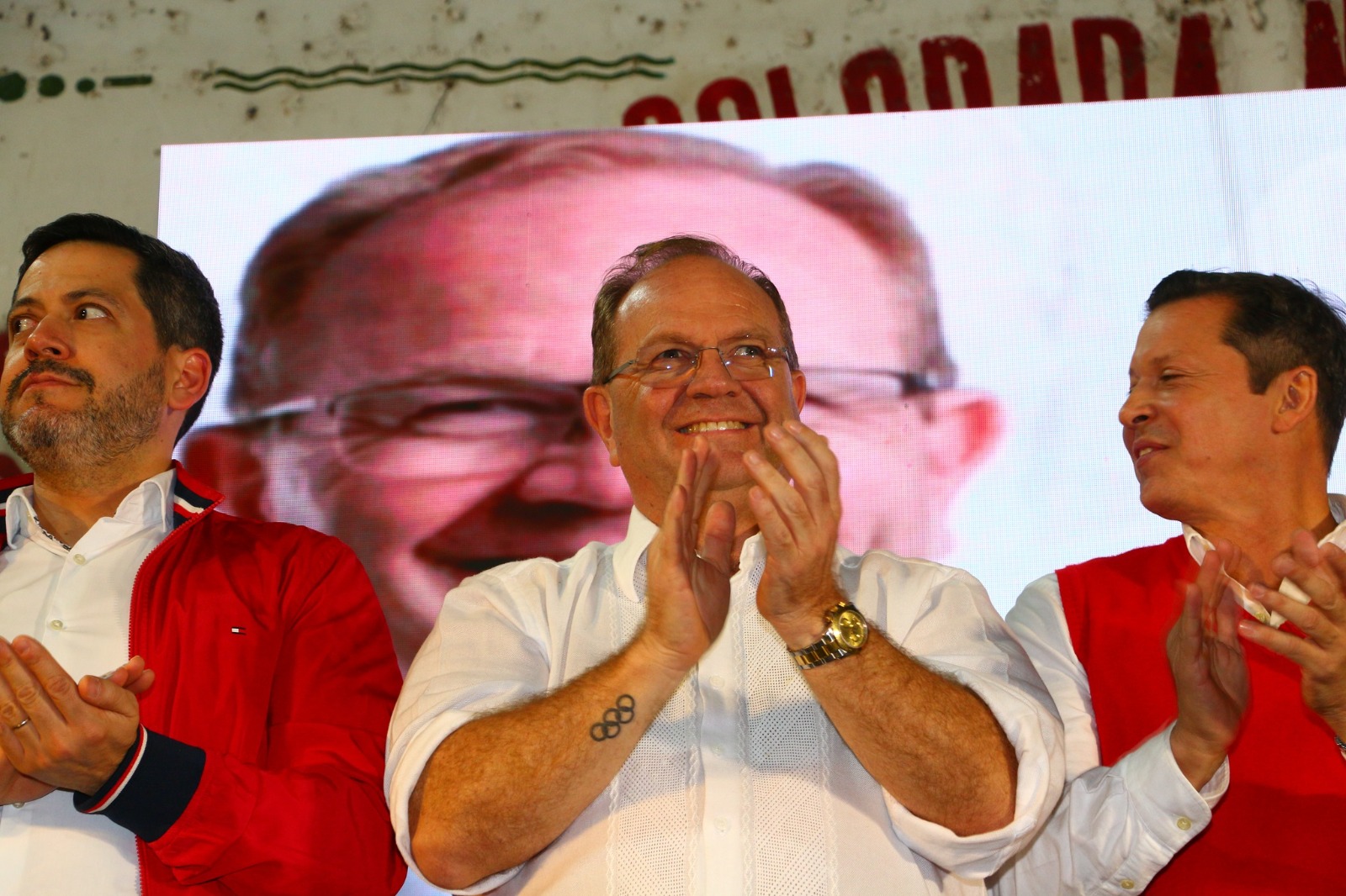 Camilo Pérez arremete con sensación de victoria en multitudinario acto en la seccional 1