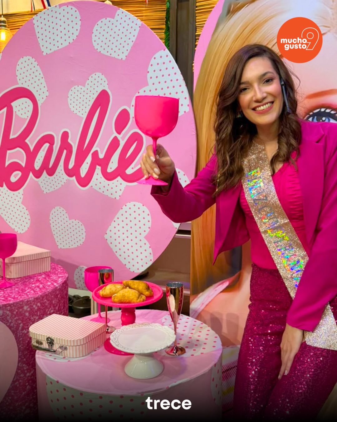 (GALERÍA) ¡Festejó como “Barbie” un año de ser conductora de TV!