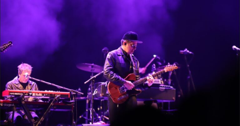 El público paraguayo y Calamaro renovaron romance en Rock al Puerto