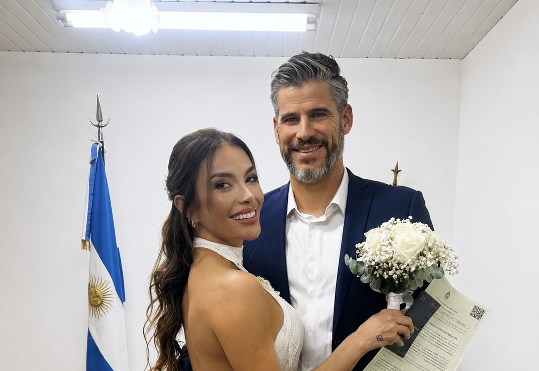 ¡Exmodelo paraguaya se casó con exentrenador de la Albirroja!