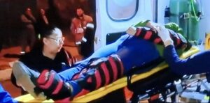 Doña quedó herida tras caer de un colectivo