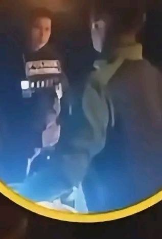 Poli es investigado tras dar un sopapo a un motoca durante un control