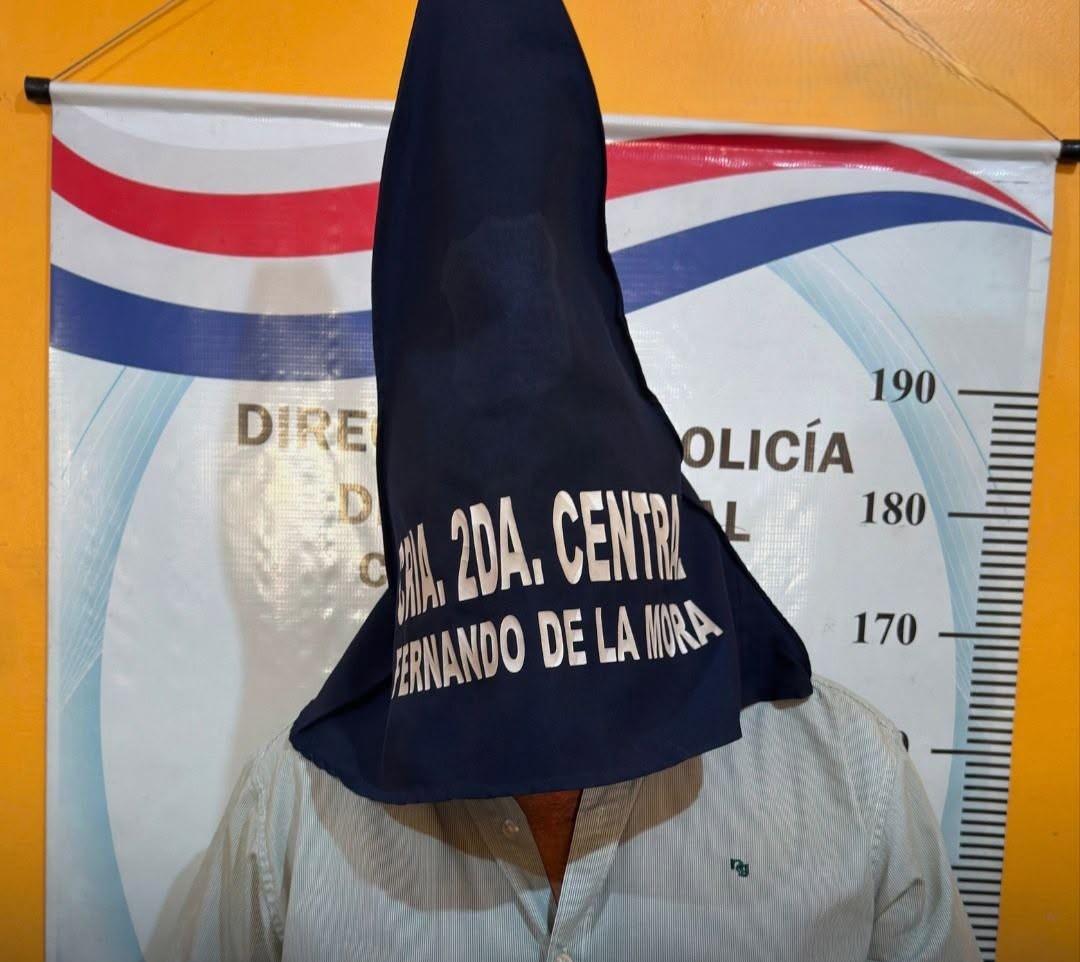 (VIDEO) ¡Apresaron a candidato a concejal pillado pagando po
