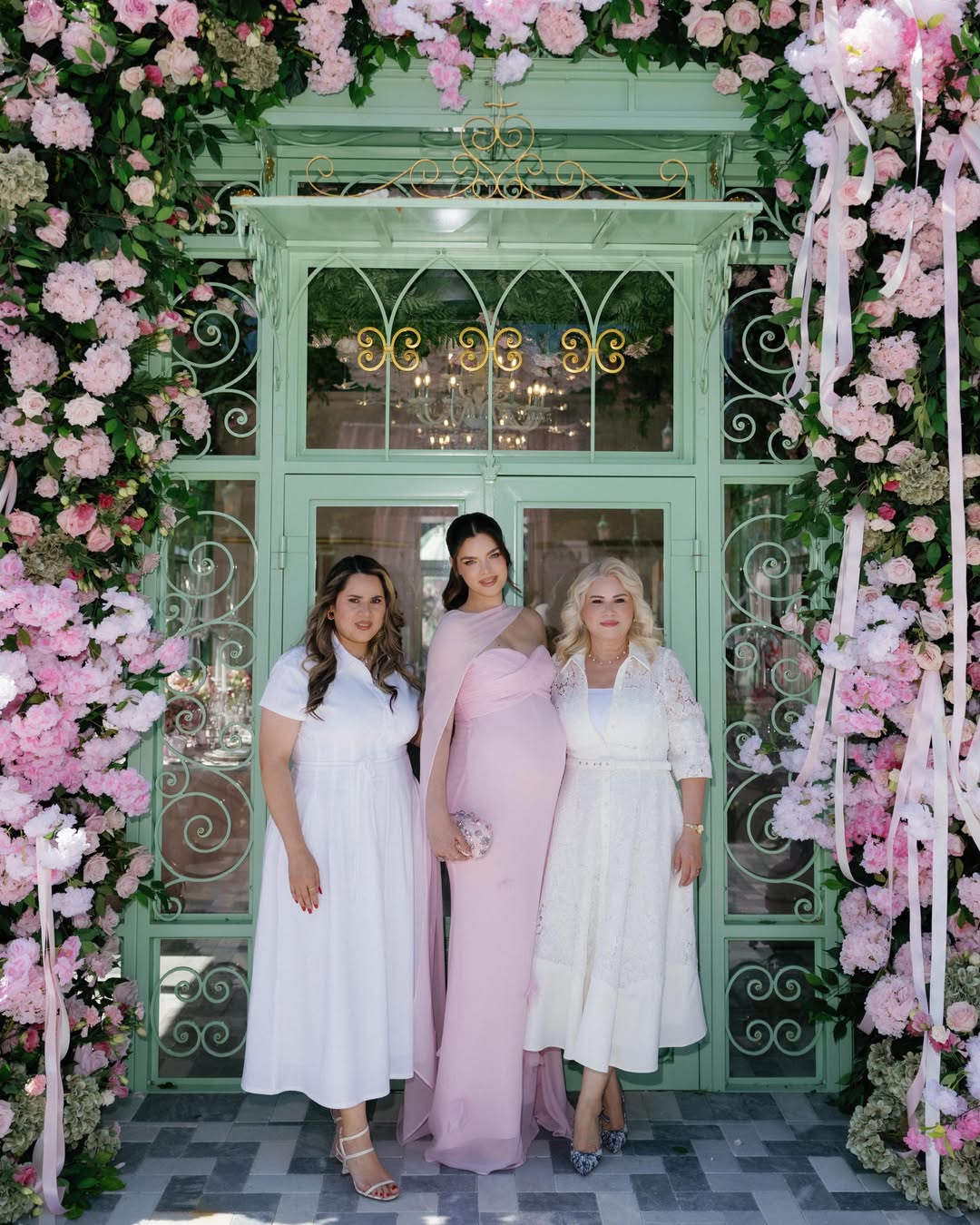 (GALERÍA) ¡Baby shower de Nadia Ferreira con sustazo y una t