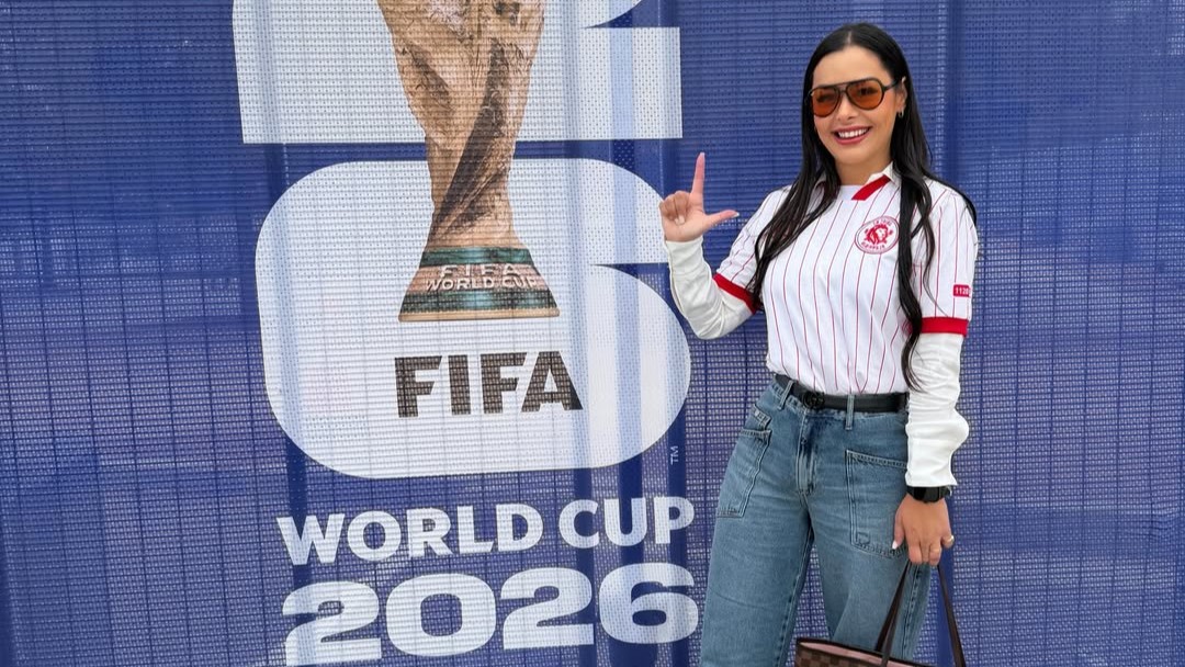 ¡Lari Riquelme salió a hacer un pecheo furioso y f