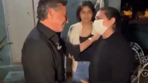 (VIDEO) ¡Ricardo Montaner visitó a una fan paraguaya en su p